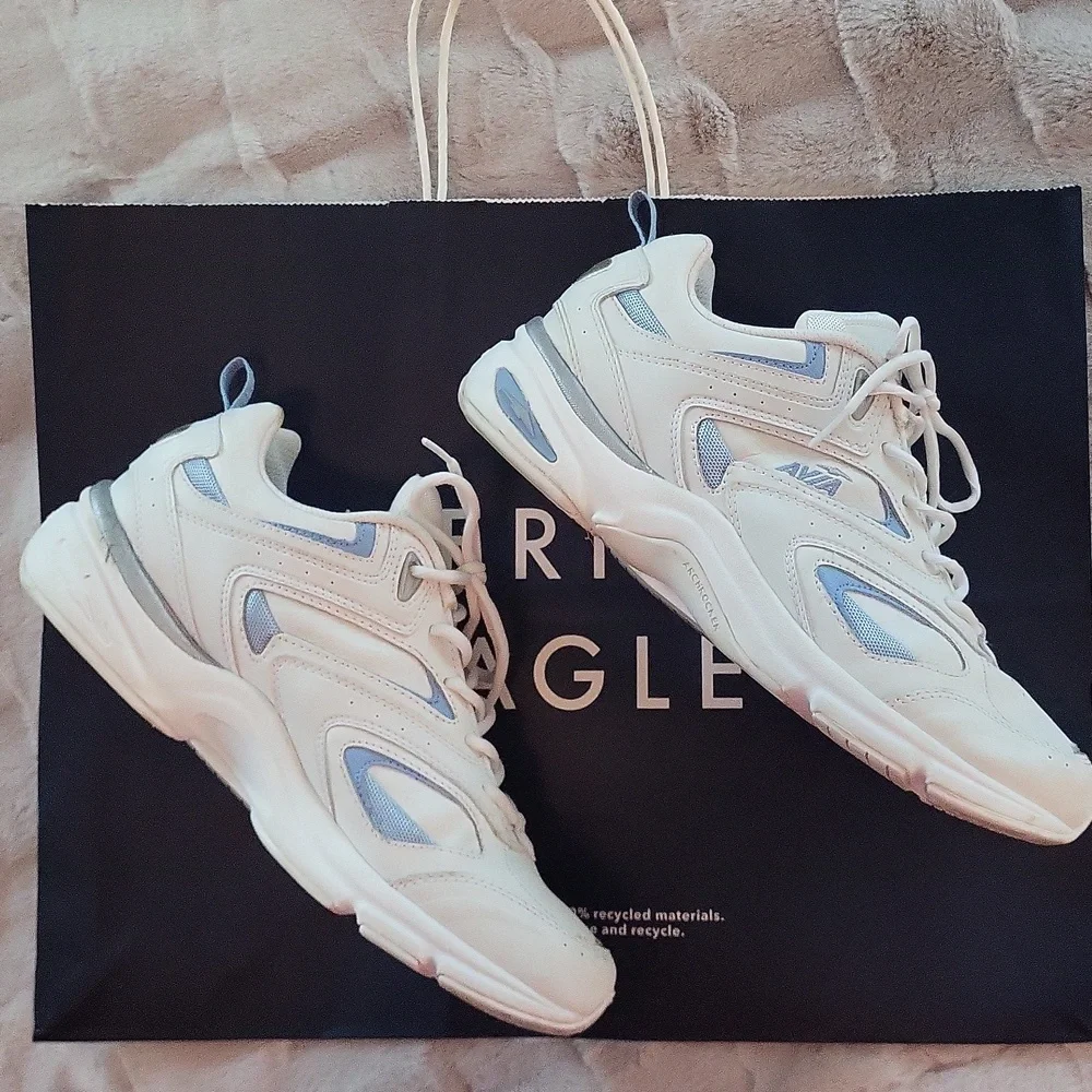 Avia 330 Archrocker White and Blue Women's Heavy Duty Dad Sneakers - Picture 9 of 15